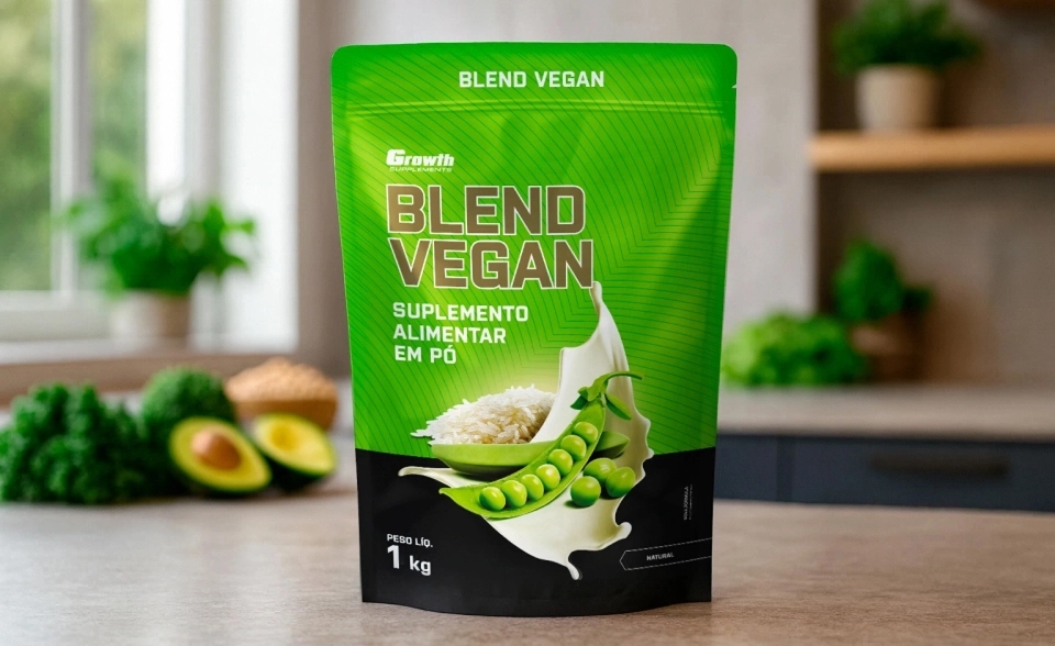 GROWTH SUPPLEMENTS - Imagem ilustrativa embalagem de Blend Vegan em cima de bancada em cozinha