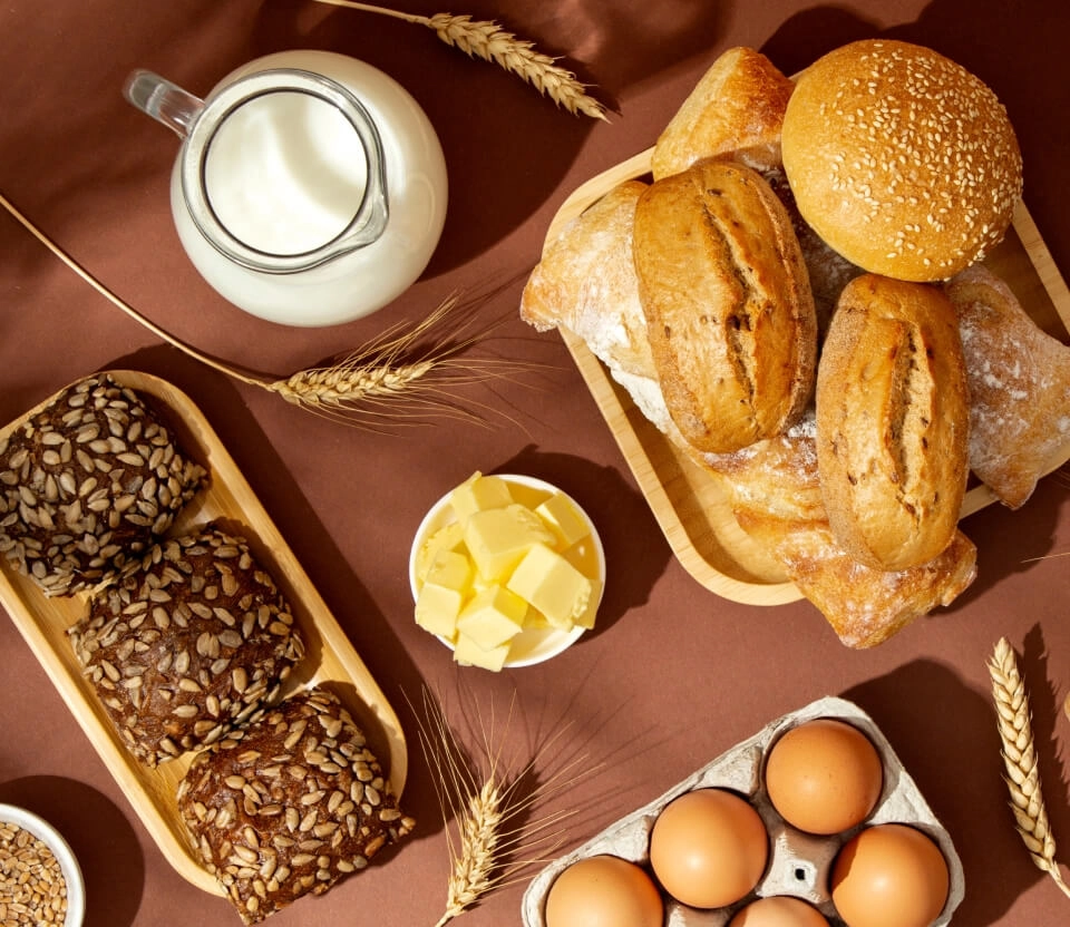 IMAGEM ILUSTRATIVA DE UMA MESA COM ALIMENTOS