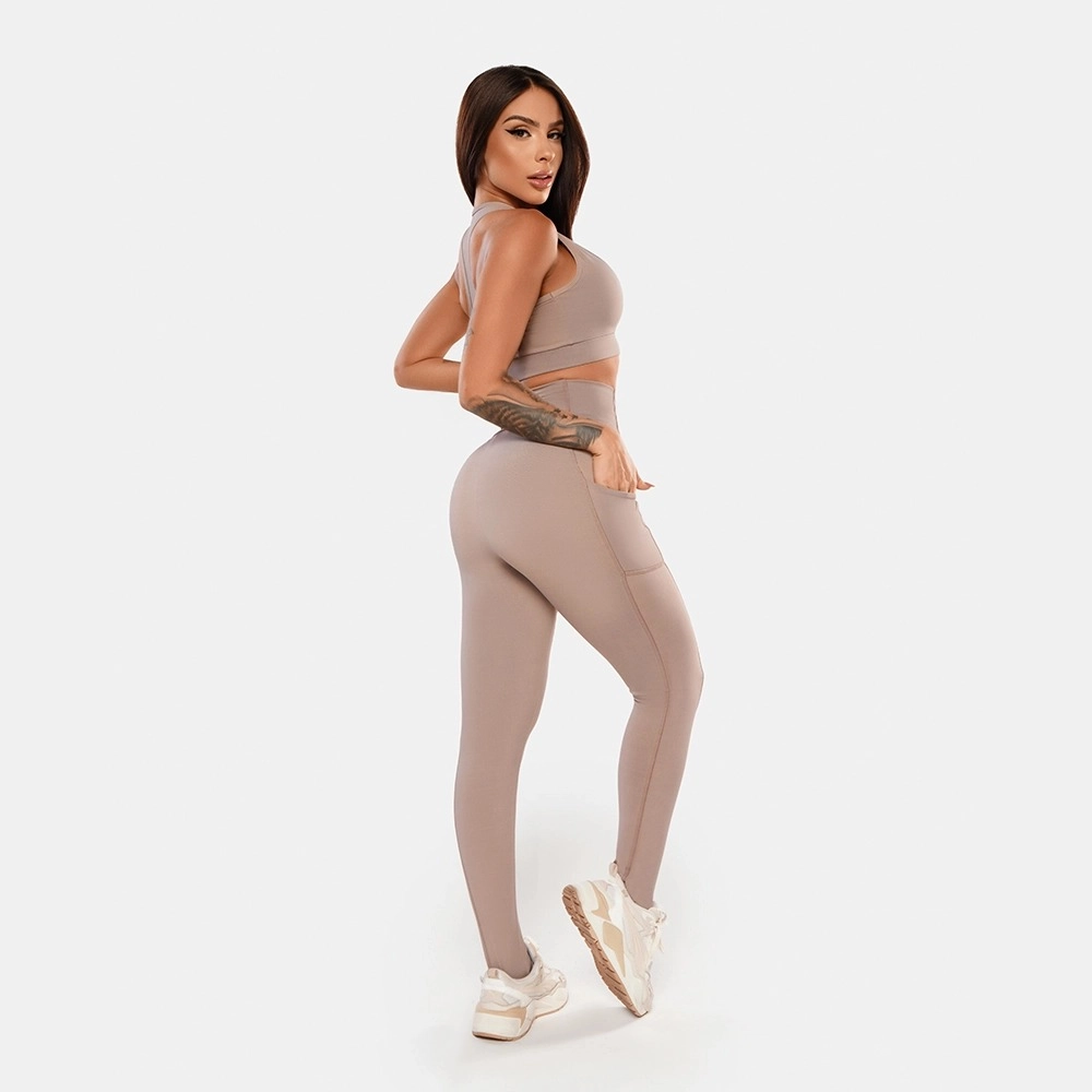 Legging Growth Under Nude