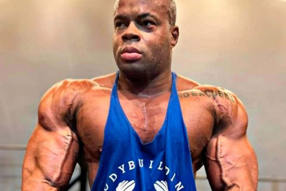 Eduardo Edoc Atleta TEAMGROWTH Mens Physique