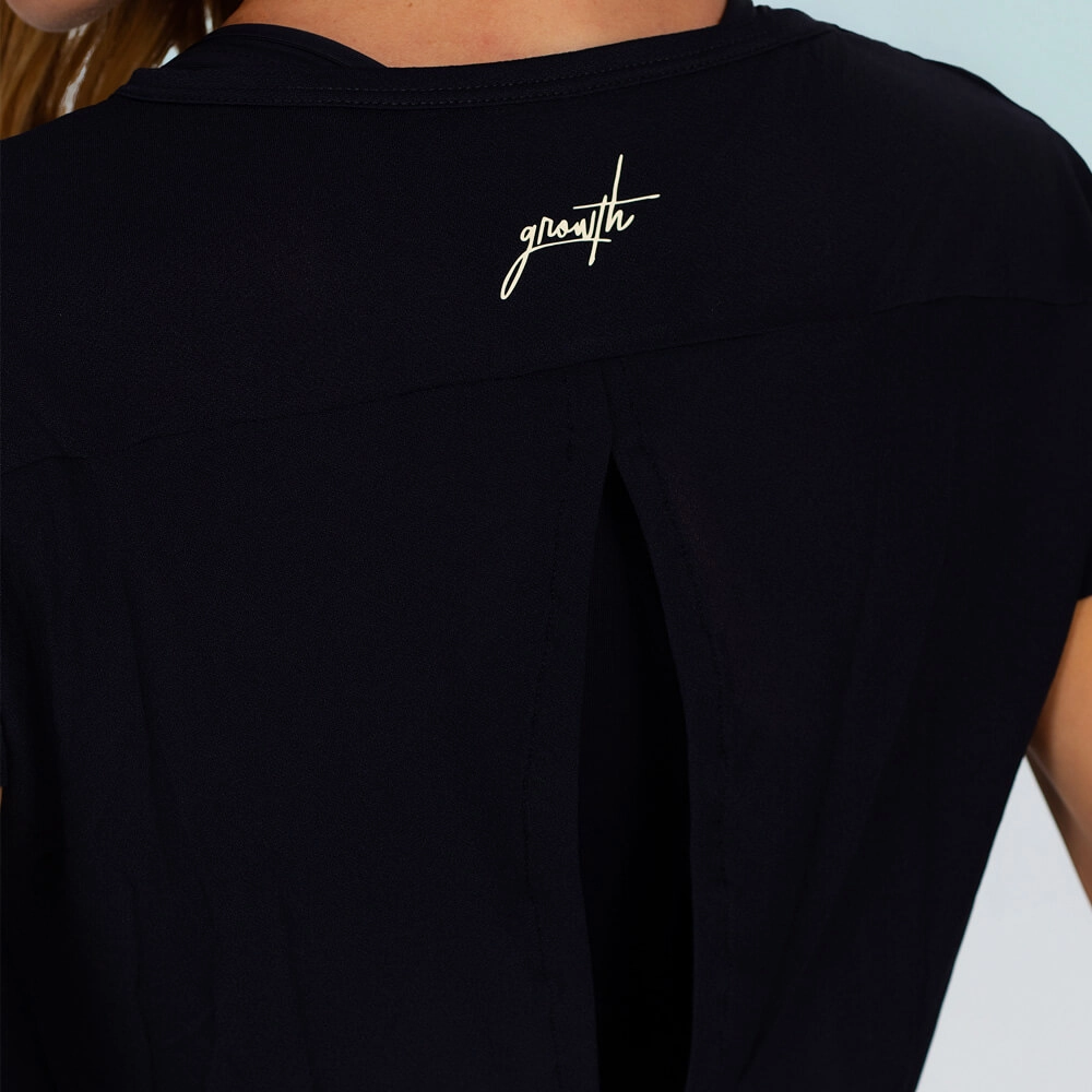 Camiseta Growth manga curta abertura costas preto