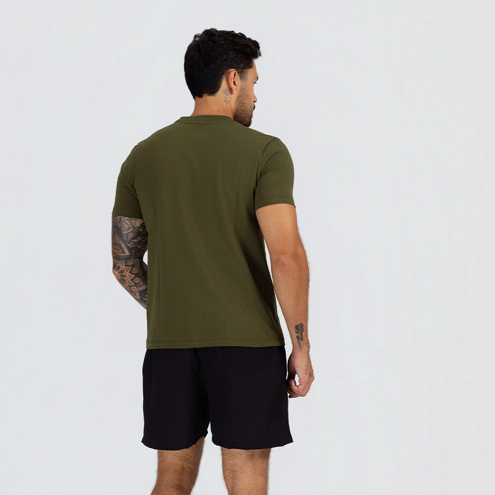 Camiseta Growth manga curta com silk logo verde militar