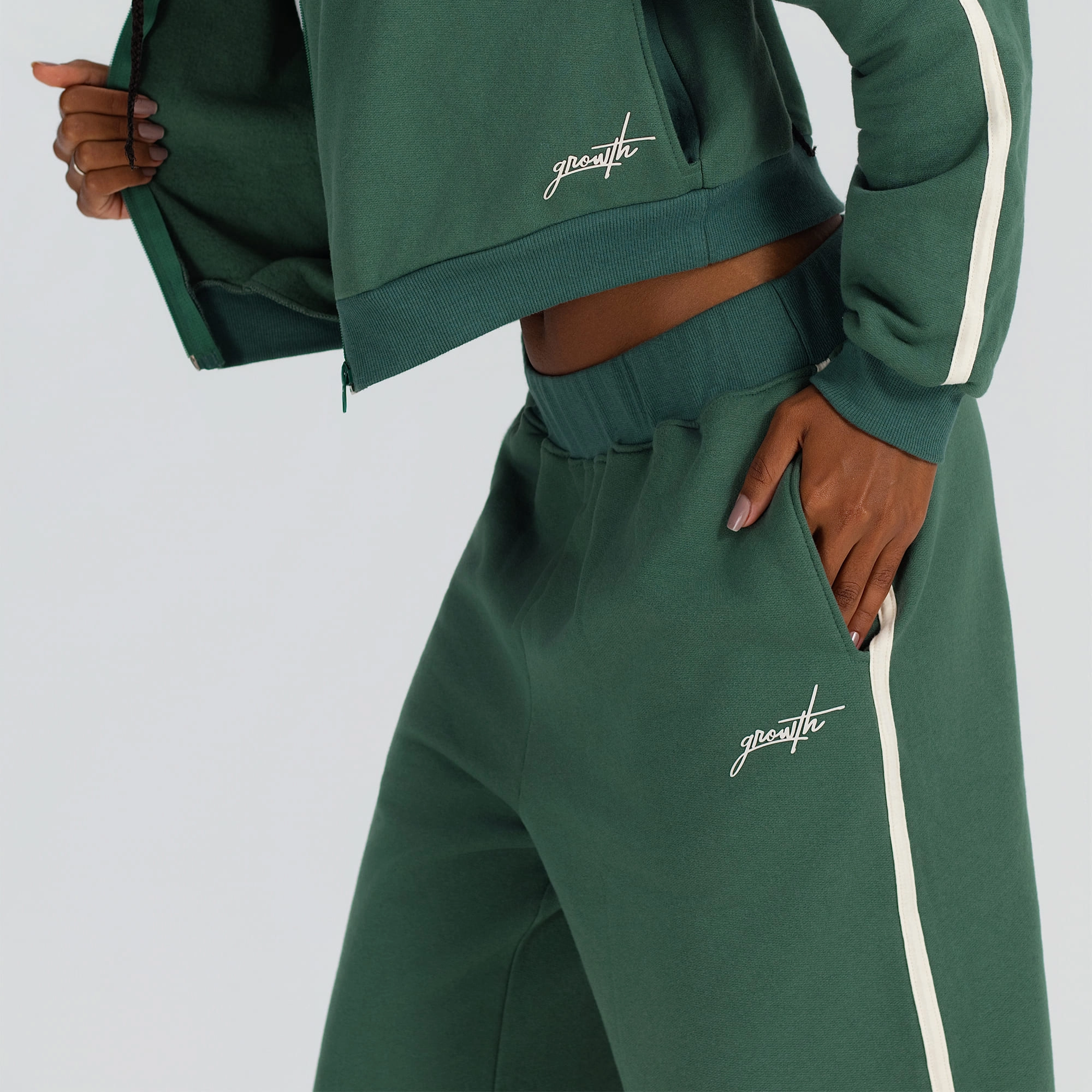 Calça moletom flare vivo lateral verde amazonia
