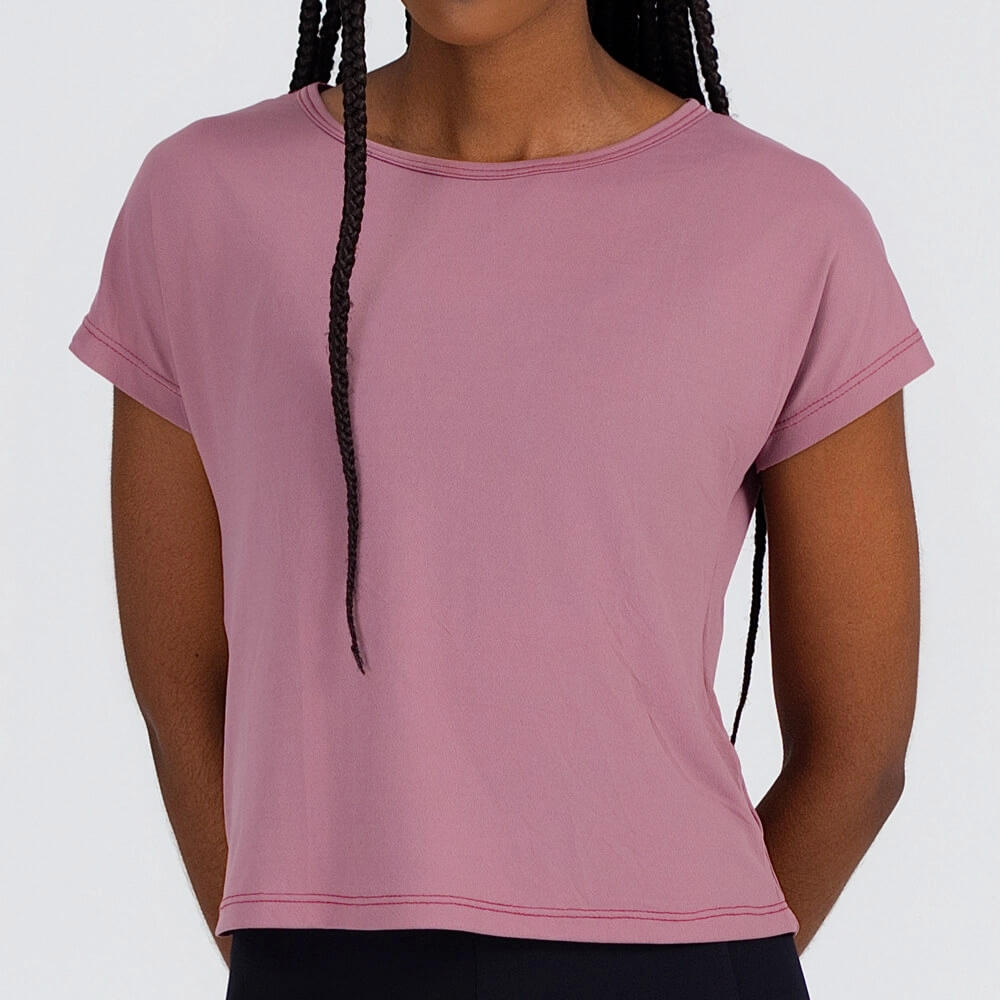 Camiseta Growth manga curta abertura costas rosa passion