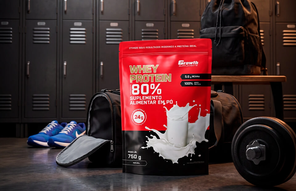 IMAGEM ILUSTRATIVA - WHEY PROTEIN CONCENTRADO 750G NATURAL EM UMA ACADEMIA